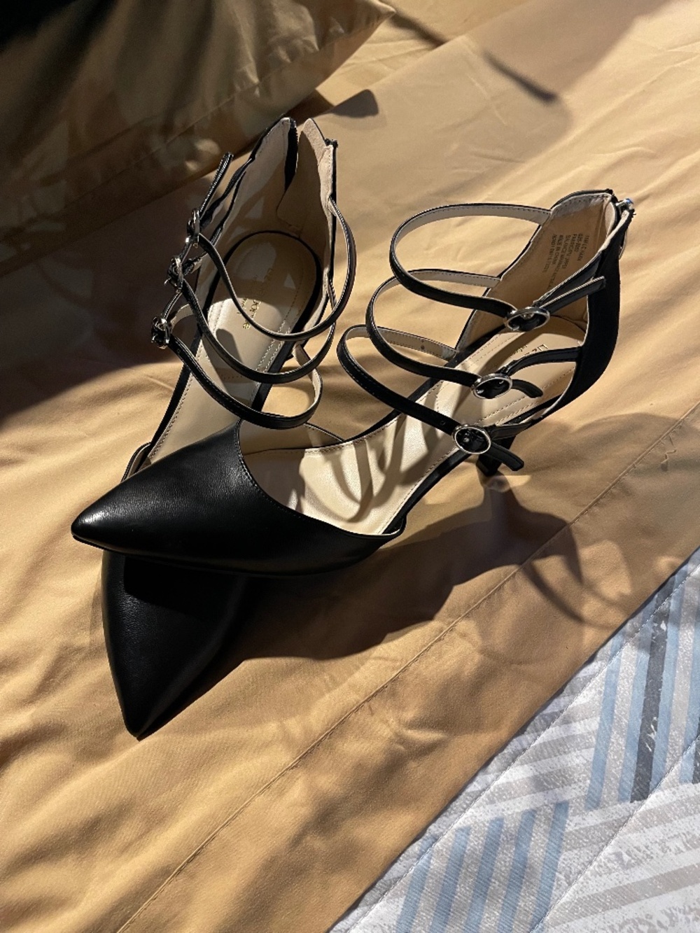 Liz Claiborne Black Strappy Pumps Sz 11